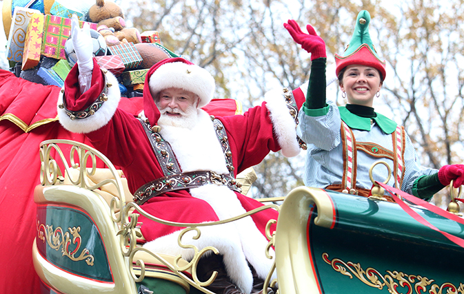 What’s the Ho-Ho-Hold up? Santa left dangling from sleigh at Disneyland