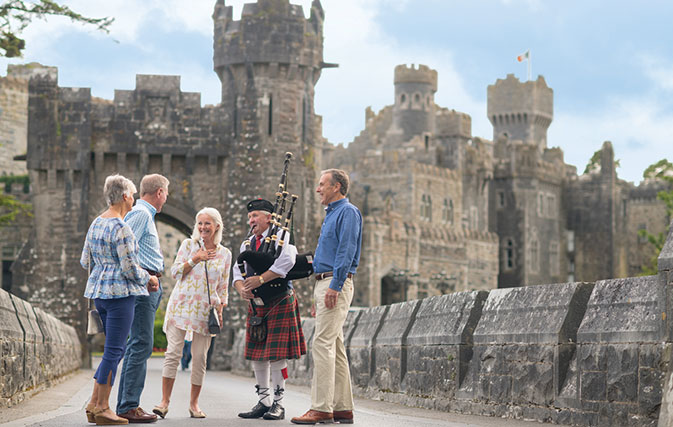 Insight_DSL_Ashford-Castle-with-a-bagpiper-Ireland