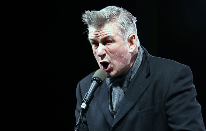 Alec-Baldwin-a-savvy-New-Yorker-gets-duped-by-classic-NYC-scam-2
