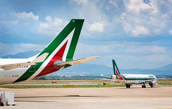 Alitalia's final weeks flying marked by protests, apologies