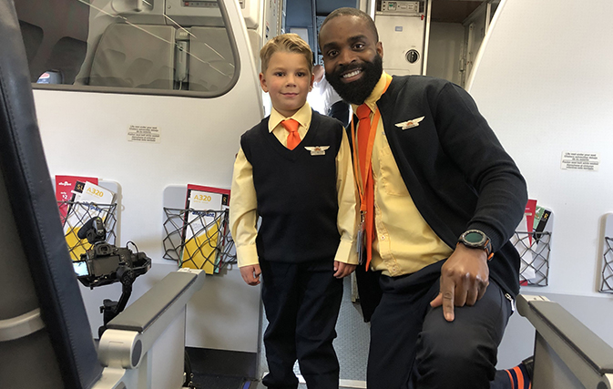 Five-year-old-Make-A-Wish-kid-fulfills-dream-of-handing-out-snacks-on-his-flight-to-Florida