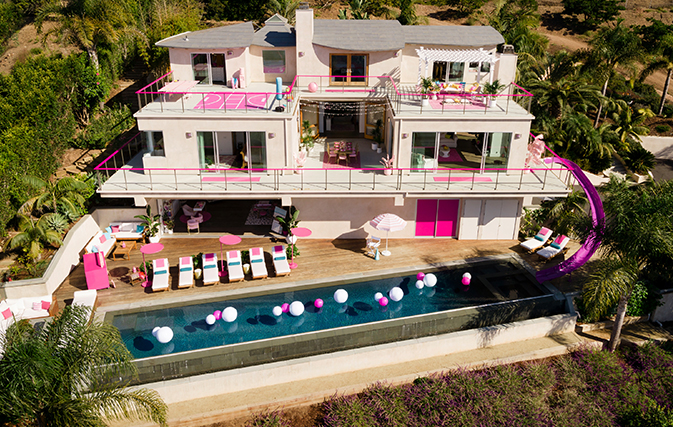 Get-a-load-of-Malibu-Barbies-Dream-House-up-for-rent-on-Airbnb-4