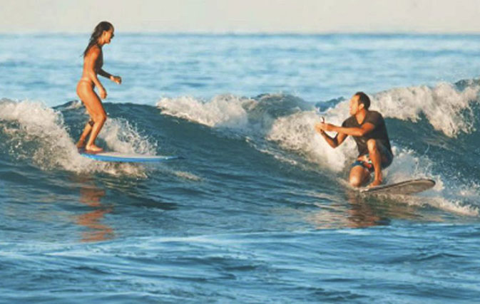 Caught-on-camera!-Hawaii-man-proposes-to-girlfriend-while-surfing