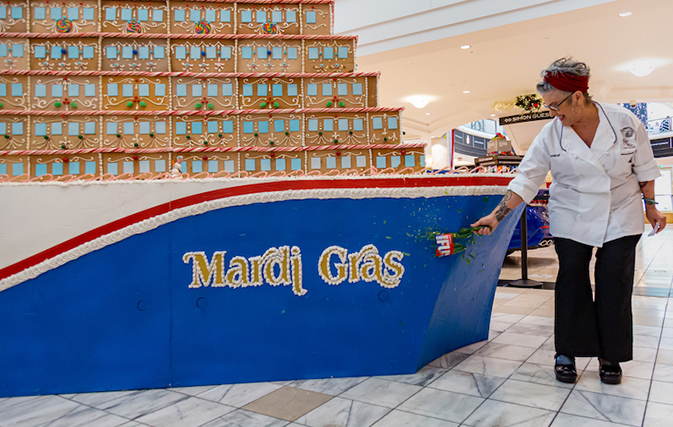 Set-your-eyes-on-Carnival-Cruise-Lines-1500-pound-gingerbread-cruise-ship-1