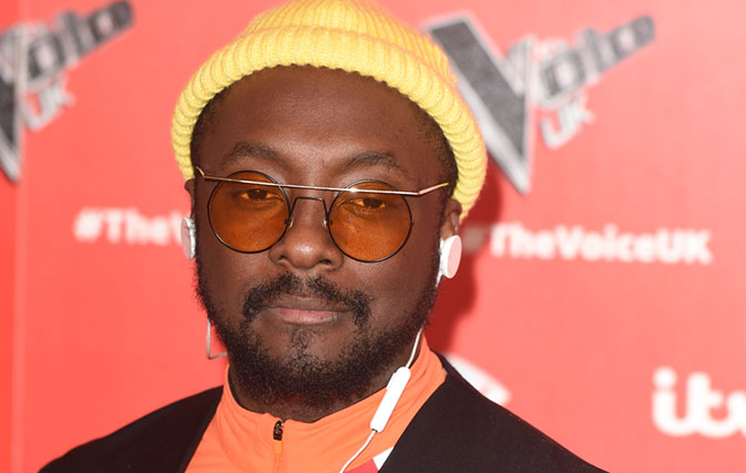Will.i.am-accuses-Qantas-attendant-of-racism-read-his-tweets-here