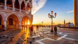 Venice unveils mandatory day trippers' reservation and fee