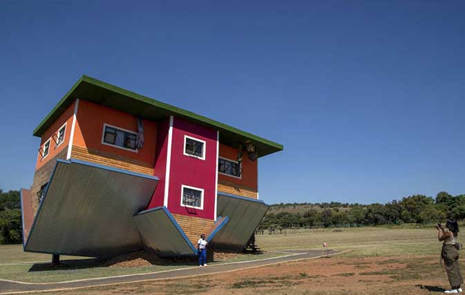 This-upside-down-house-in-South-Africa-is-all-kinds-of-topsy-turvy-fun-2