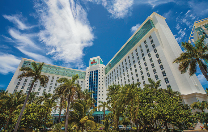 Riu-Palace-Peninsula-Riu-Canun-reopen-their-doors-this-week-and-next