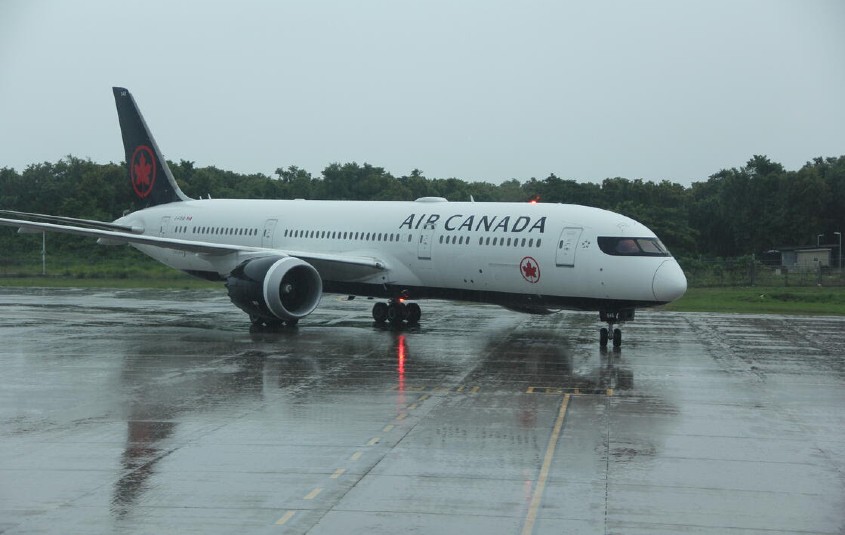 Jamaica welcomes back Canadians with Air Canada’s Dreamliner flight