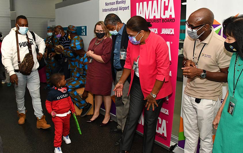 Jamaica welcomes Swoop’s inaugural flight to Kingston