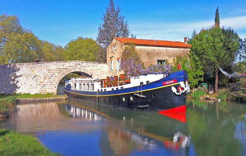 Hotel barging on the rise, says European Waterways, plus it’s commissionable