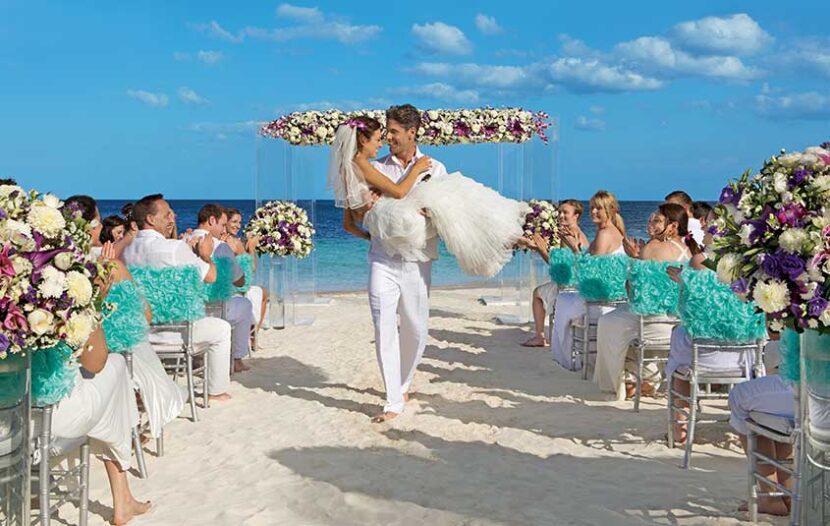 Book a complimentary wedding with Dreams Resorts & Spas