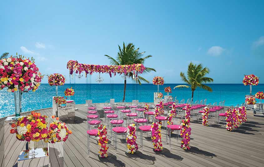 Book a complimentary wedding with Dreams Resorts & Spas