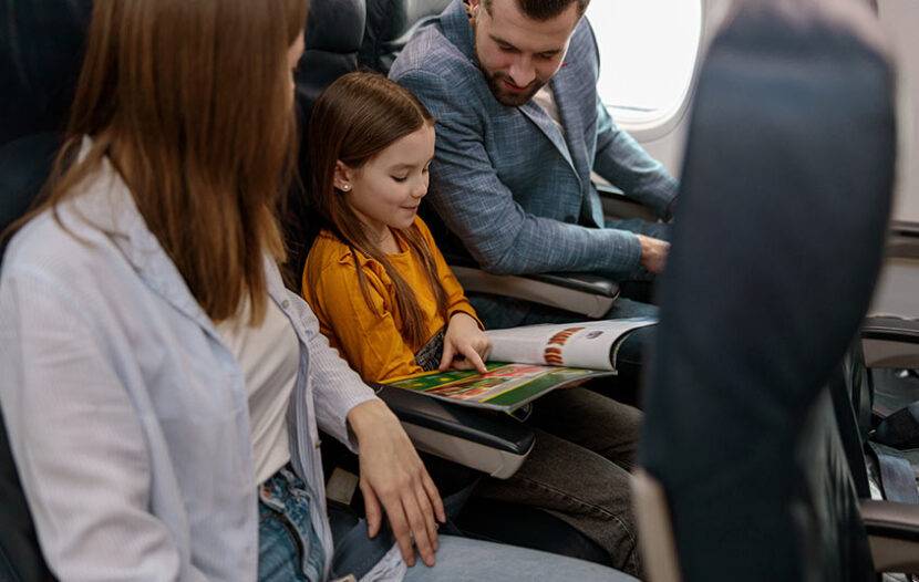 U.S. DOT urges airlines to let families sit together on planes