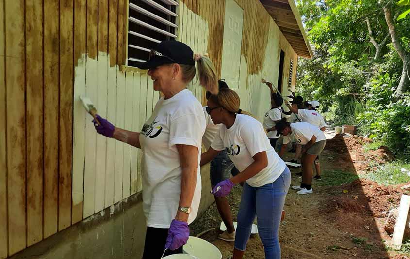 Canadian travel advisors join Helping Hands Jamaica Foundation on 25th school build