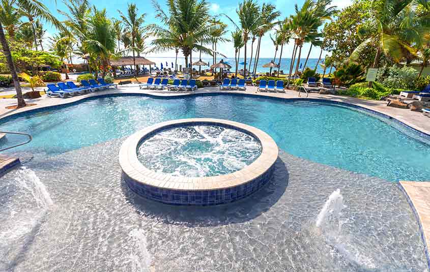 Coconut Bay Beach Resort marks return of Canada’s fall flights with agent incentives