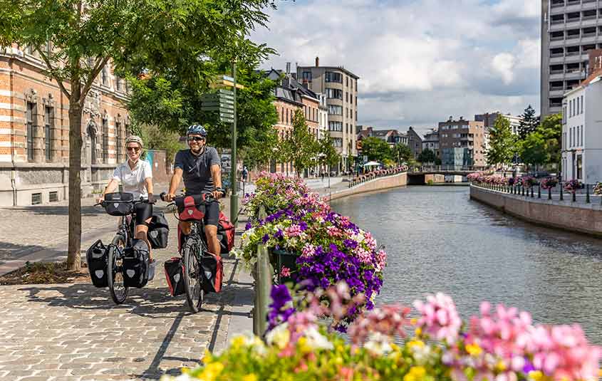 Nine long-distance cycling routes combine the best of Flanders