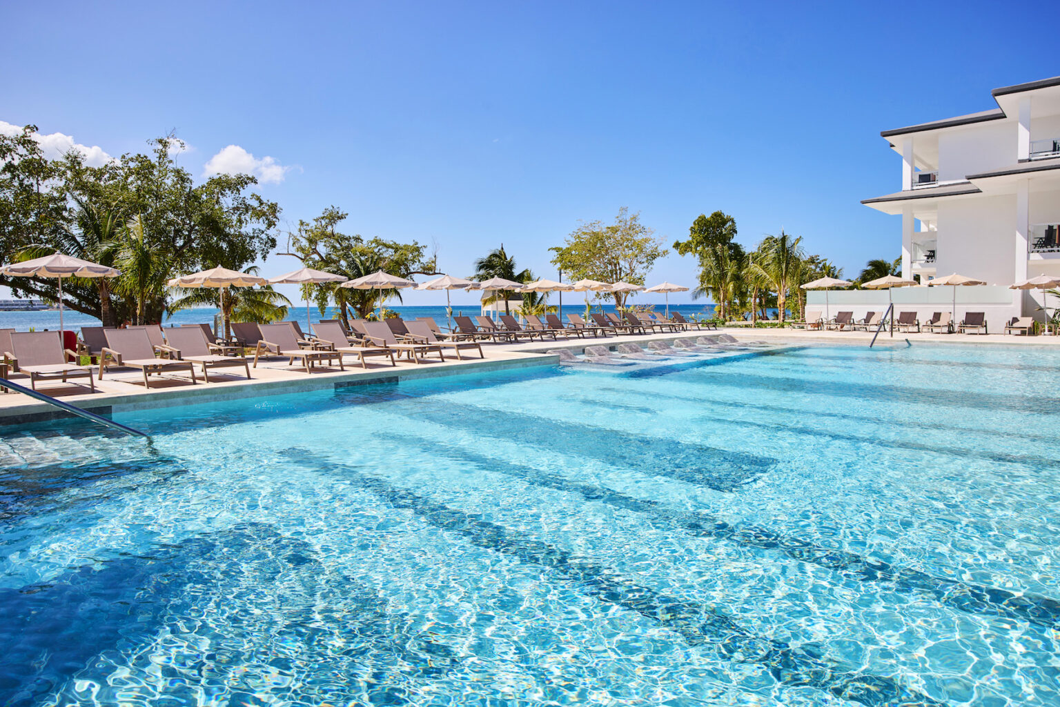 Sunwing Vacations showcases Riu Negril refurbishment - Travelweek