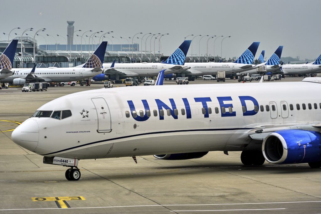 Basic Surgery Set United Airlines expands basic fare tier option to United First - Travelweek